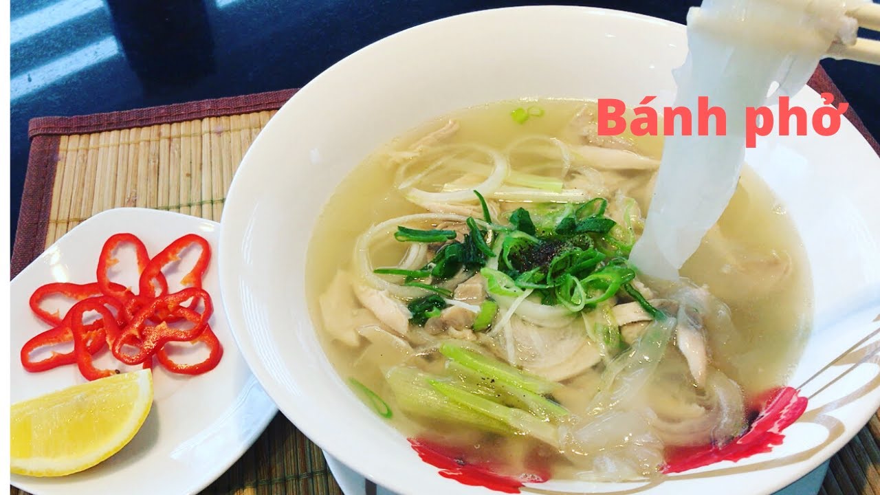 L&agrave;m B&Aacute;NH PHỞ cấp tốc bằng b&aacute;nh tr&aacute;ng KH&Ocirc;NG PHA BỘT, KH&Ocirc;NG LUỘC B&Aacute;NH | Making PHO noodles | Mai Kh&ocirc;i