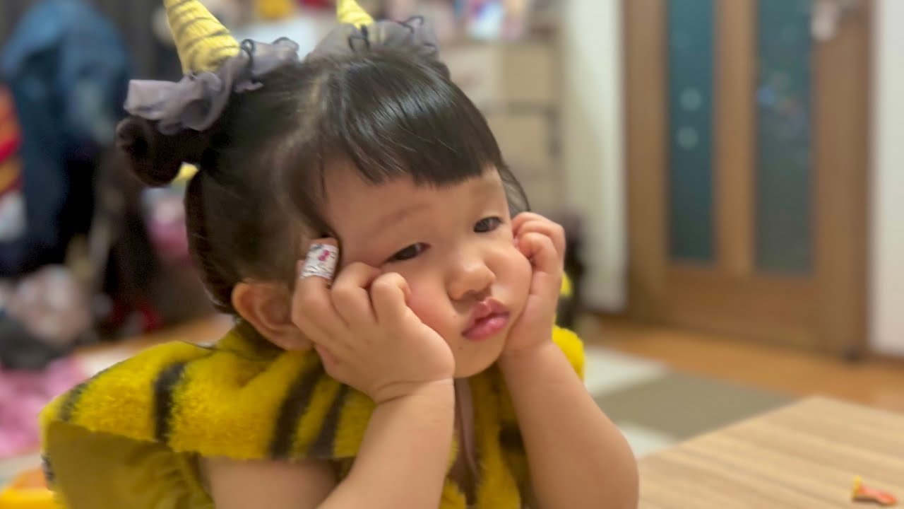 助けてください、家に小さな鬼が現れました。