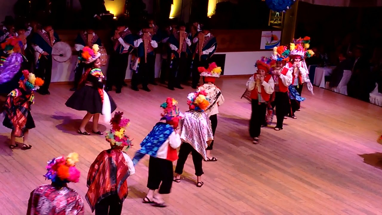 Sikuri de Taquile Elenco Infantil de Brisas del Titicaca (4. nov. 2014)