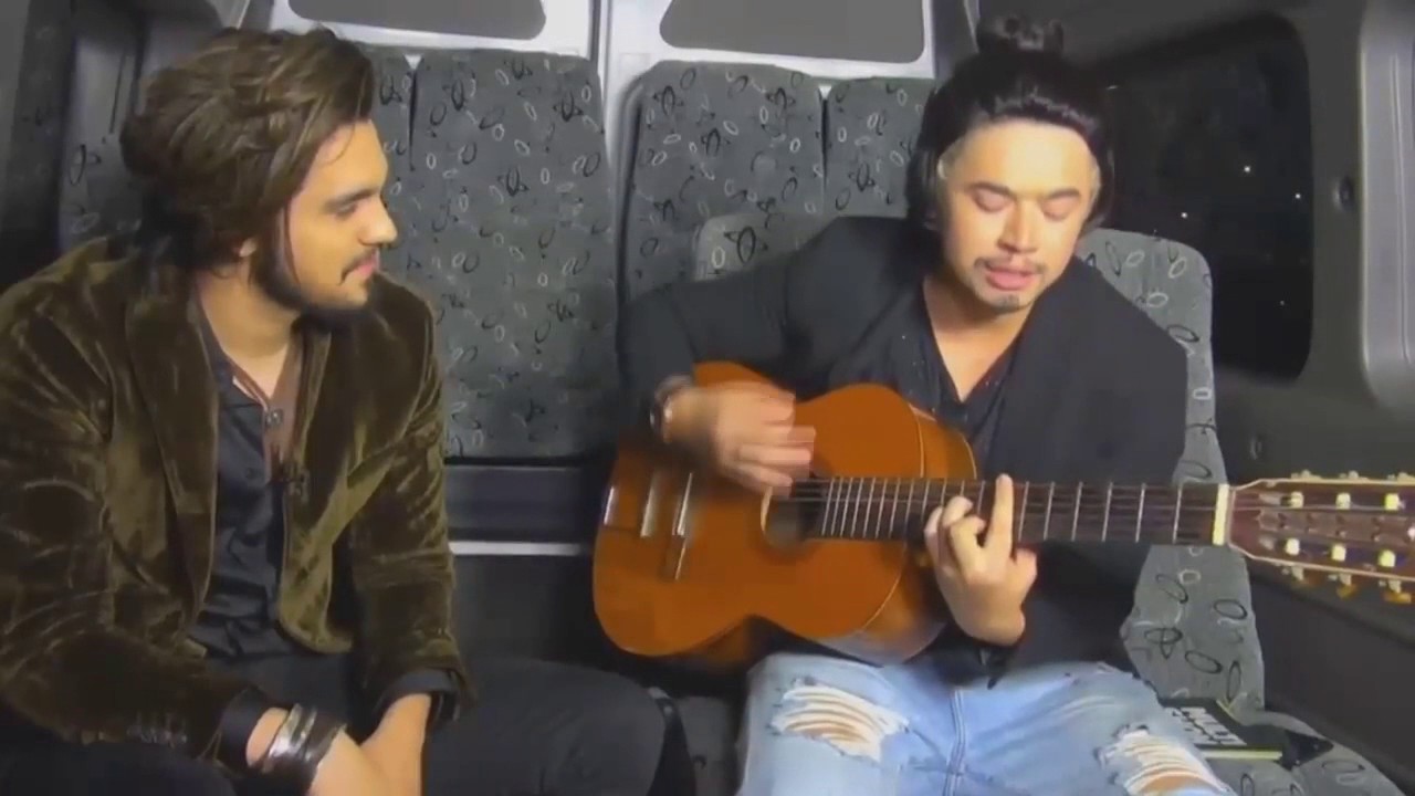 Whindersson cantando com o Luan santana Tão linda