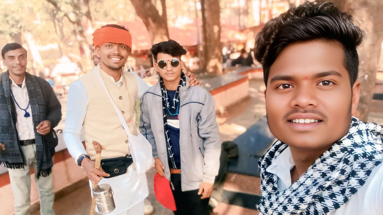 मां शारदा बस सर्विस मां नर्मदा परिक्रमा वासियों के साथ श्री सुनील बर्मन जी  बहुत ही सुंदर प्रस्तुति 