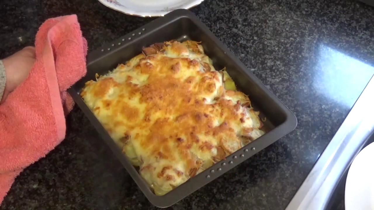 Patatas al horno con bacon y queso gratinado