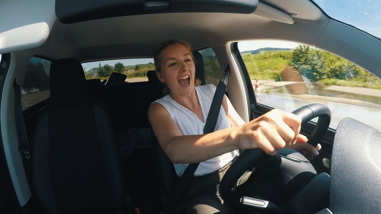 Beim Fahrsicherheitstraining mit Vollgas auf dem Wartberg