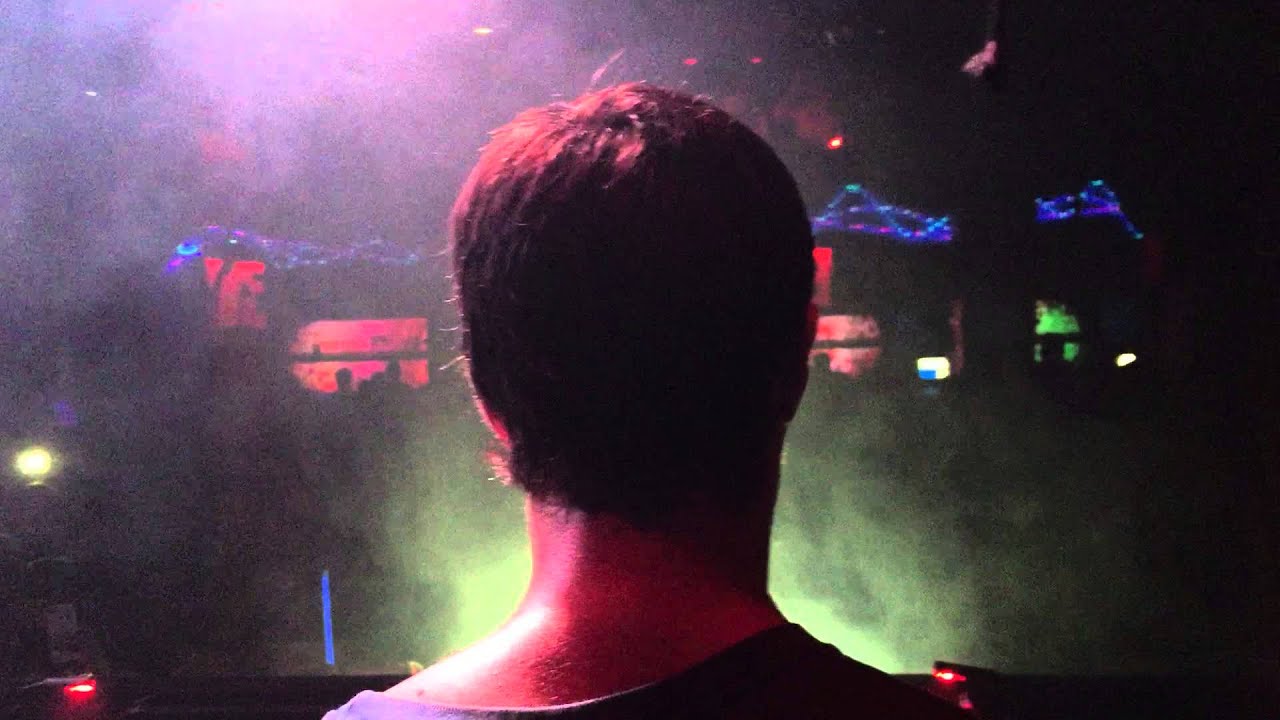 Galatnis - Runaway (U and I)  (Ansolo Remix)  FIRST PLAY LIVE
