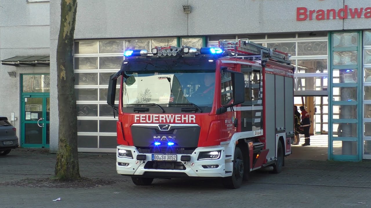 [Groẞbrand] Viele einsatzfahrten von Feuwehr polizei & rettungsdienst Bochum Ennepetal und Bottrop