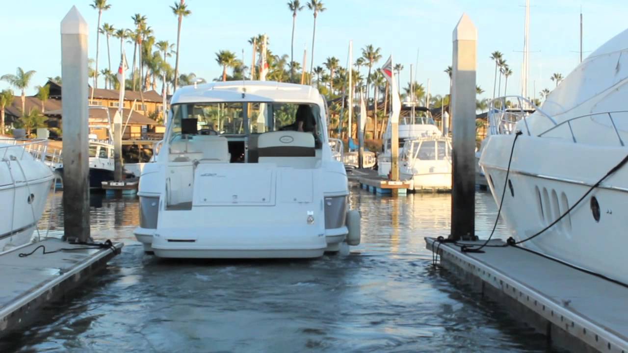 Спортивное купе Cruisers Yacht 420