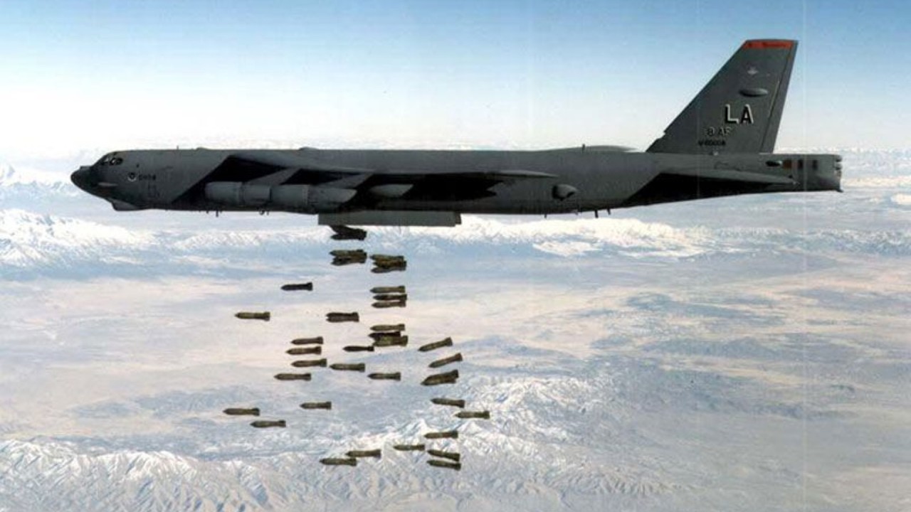 Iran Tensions Rise: U.S. B-52 Bomber Crew Launches in Rapid Emergency Takeoff
