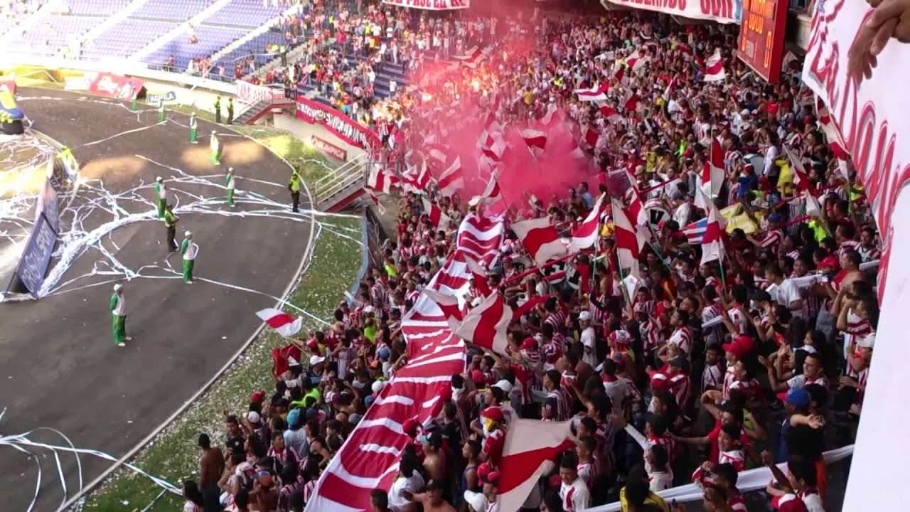 SALIDA DE LA BANDA DE LOS KUERVOS  Y FRENTE ROJIBLANCO SUR JUNTOS DE NUEVO  junior 1- autonoma 1