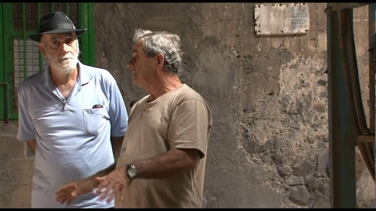 PAREDES: La vida dentro de un pozo
