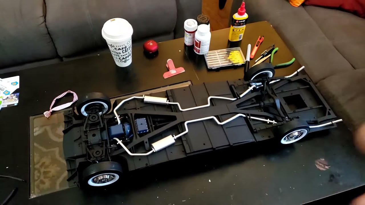 EAGLEMOSS ECTO-1 BUILD UP: Looking Like a Car