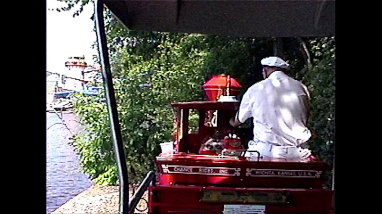 Lake Compounce CP Huntington Train (northbound)