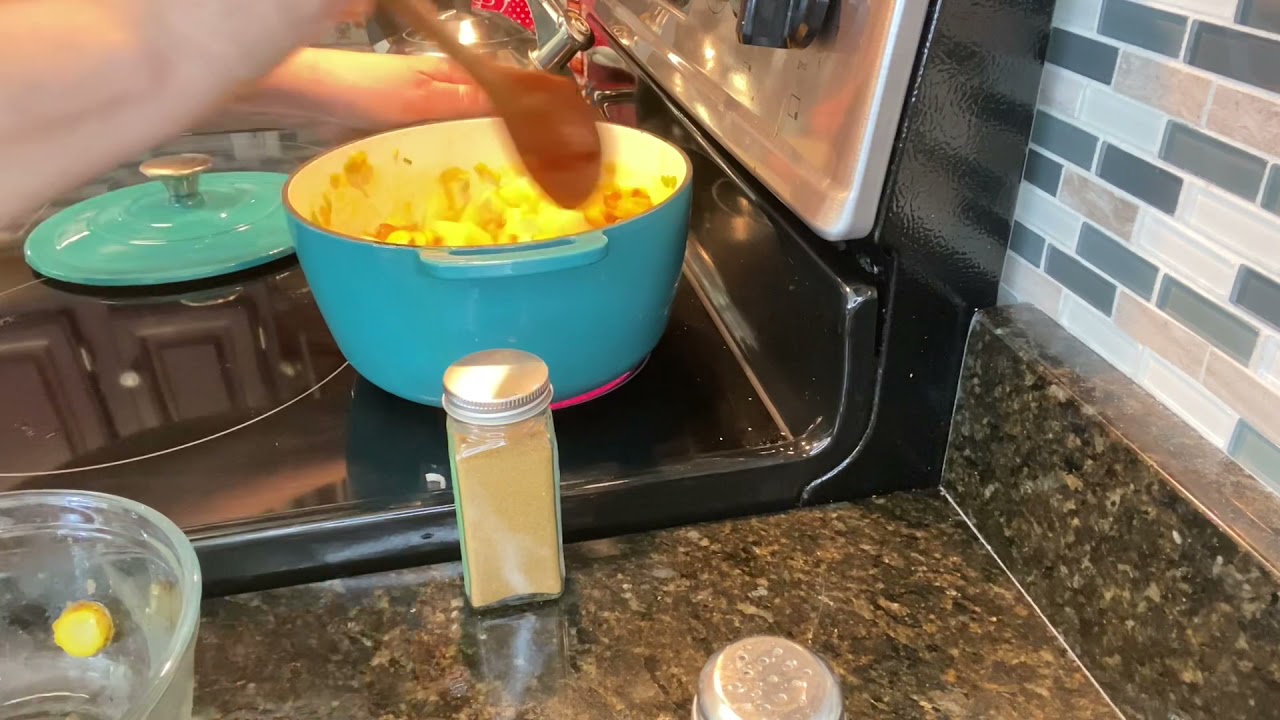 Locro de mellocos plato Ecuatoriano