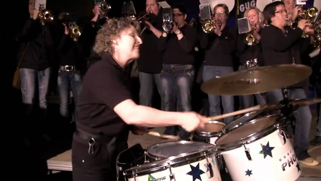 3.Guggemusik Phoenix   - Sweet﻿ Caroline