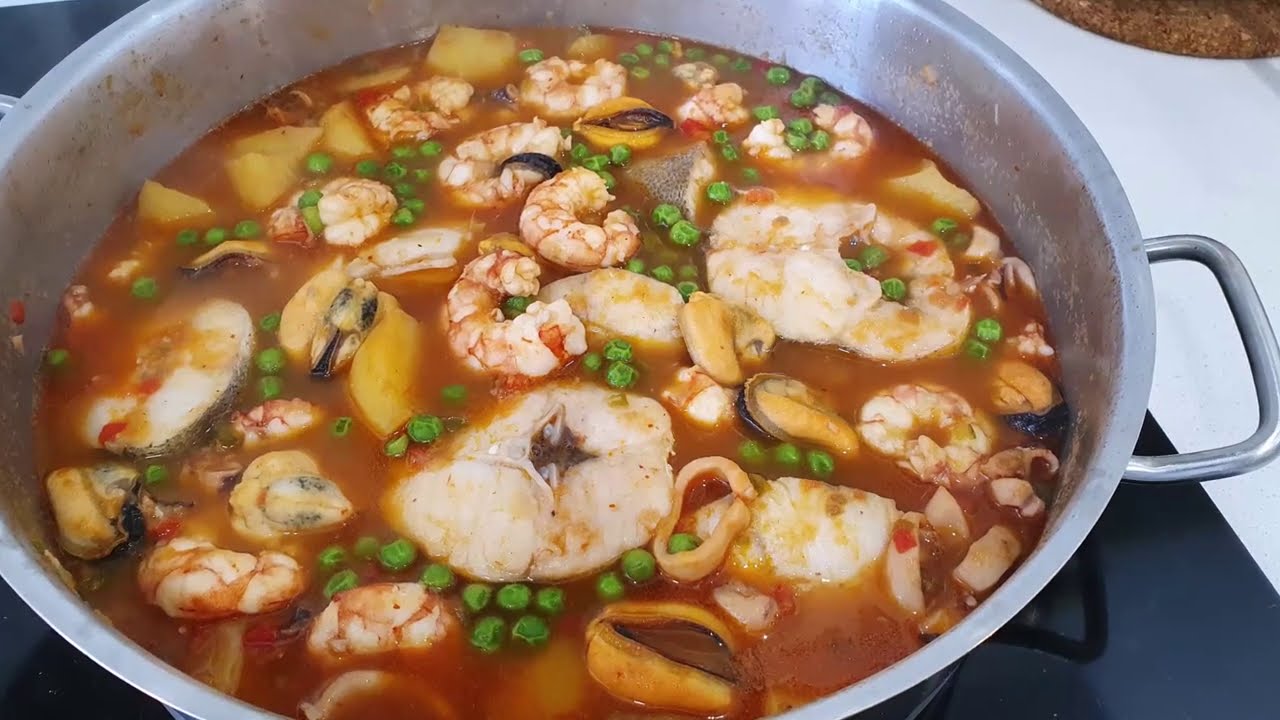 Cazuela de pescado y marisco