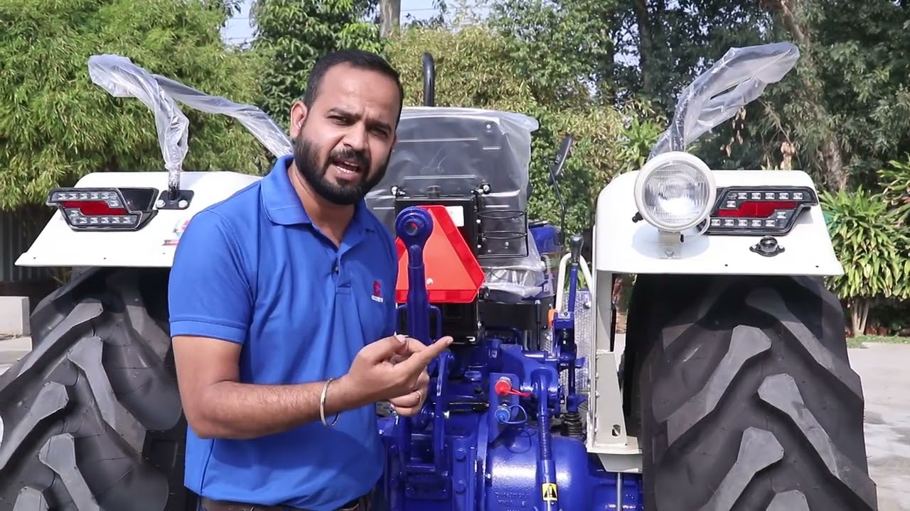 FARMTRAC Auxiliary Valve Lever Demo