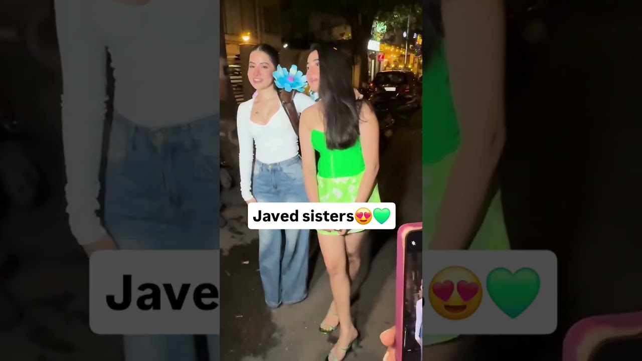 Urfi Javed with her sister Dolly Javed spotted in the city....#urfijaved #dollyjaved #e24 #spotted