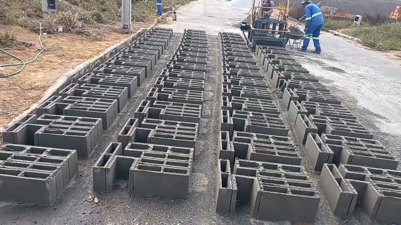 Produção de blocos com a máquina poedeira de nosso amigo jair serralheiro zap 87 81662394