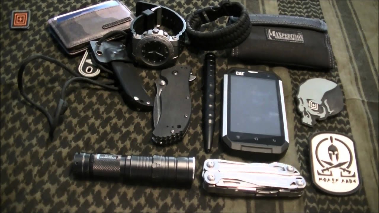 Every Day Carry 2015 - ce que je porte au quotidien / what I carry on me every day (french)