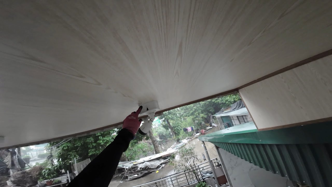 CHÚ KHÁCH GỌI BẢO , CHÚ MỚI LÀM TRẦN THỢ NÓ THÁO CAMERA RA , CHÁU QUA LẮP LẠI NHÉ ! VÂNG OK CHÚ