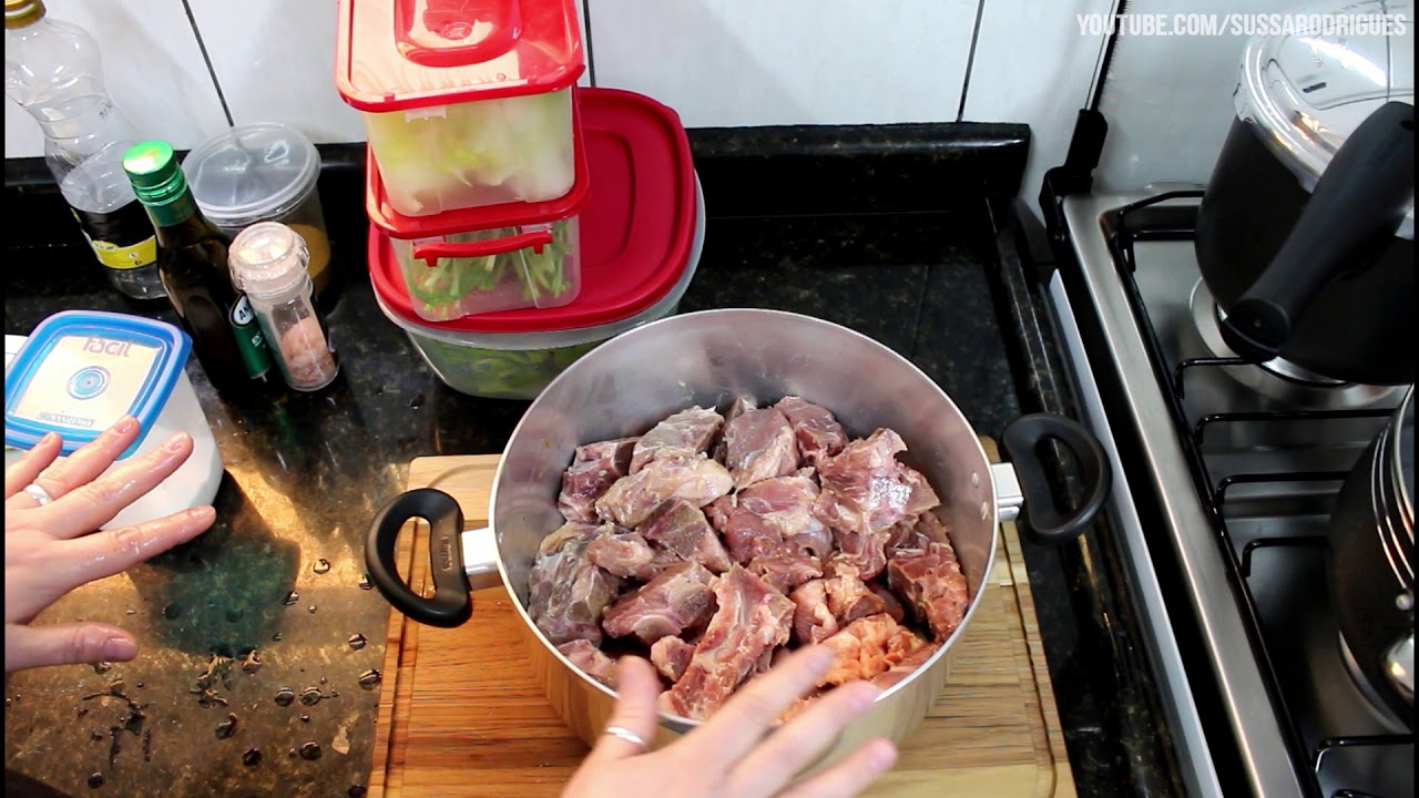 ALMOÇO DE SEGUNDA COSTELINHA FRITA E FEIJÃO PRETO