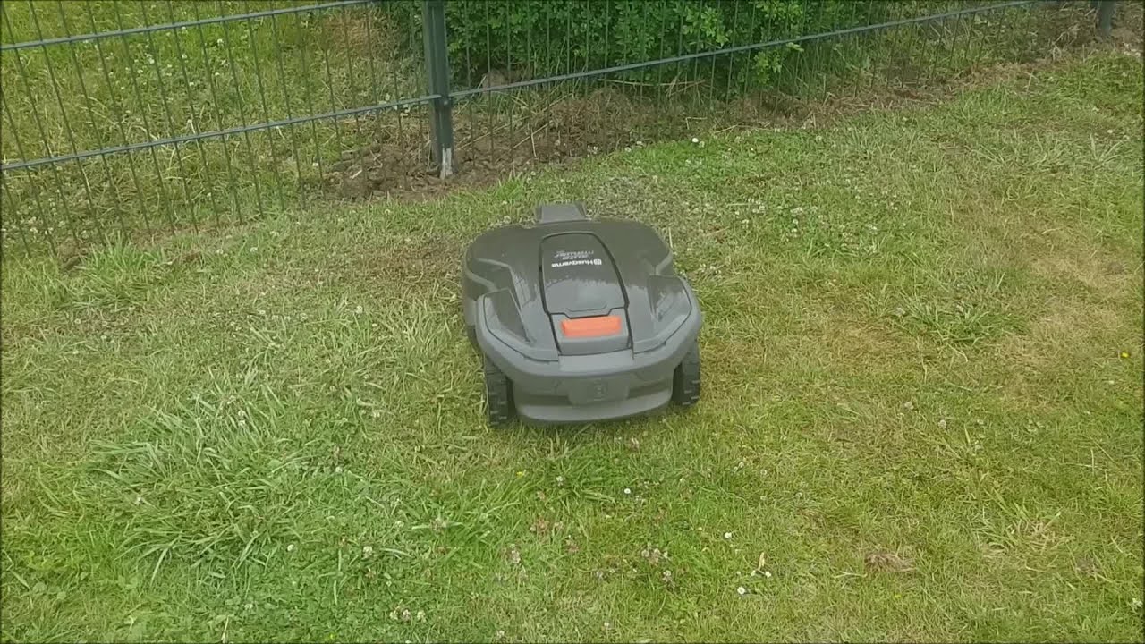 Verlegung des Kabels für Husqvarna Automower 305 im Zaunbereich