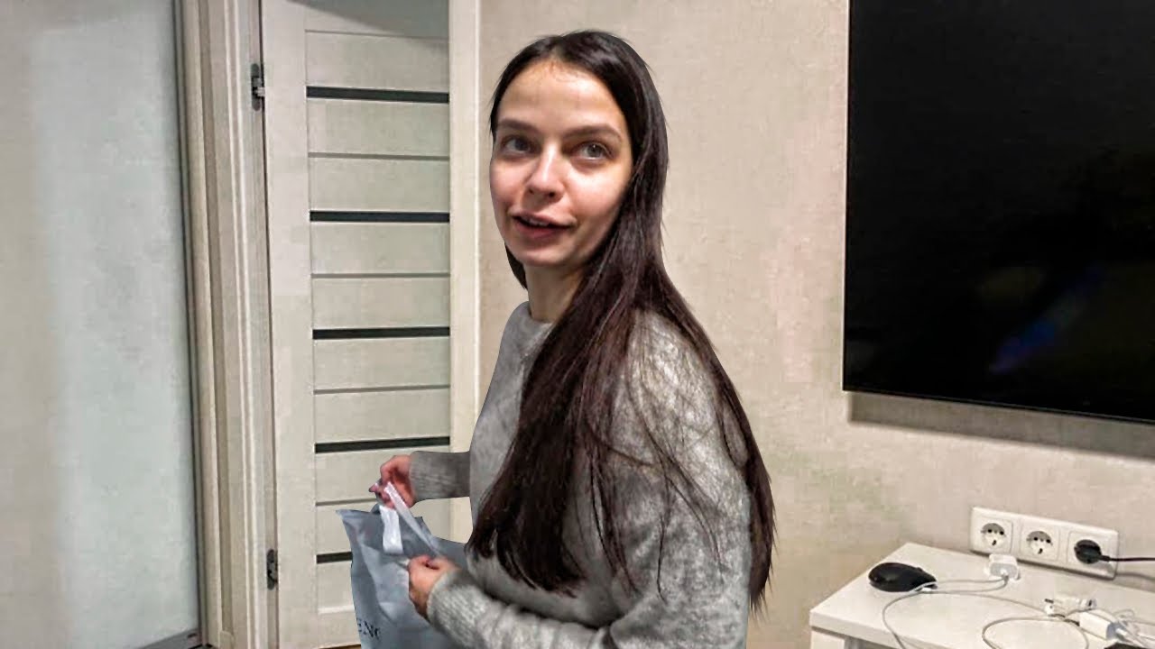 VLOG ВЫБИРАЕМ ПОДАРОК НА ДЕНЬ РОЖДЕНИЯ