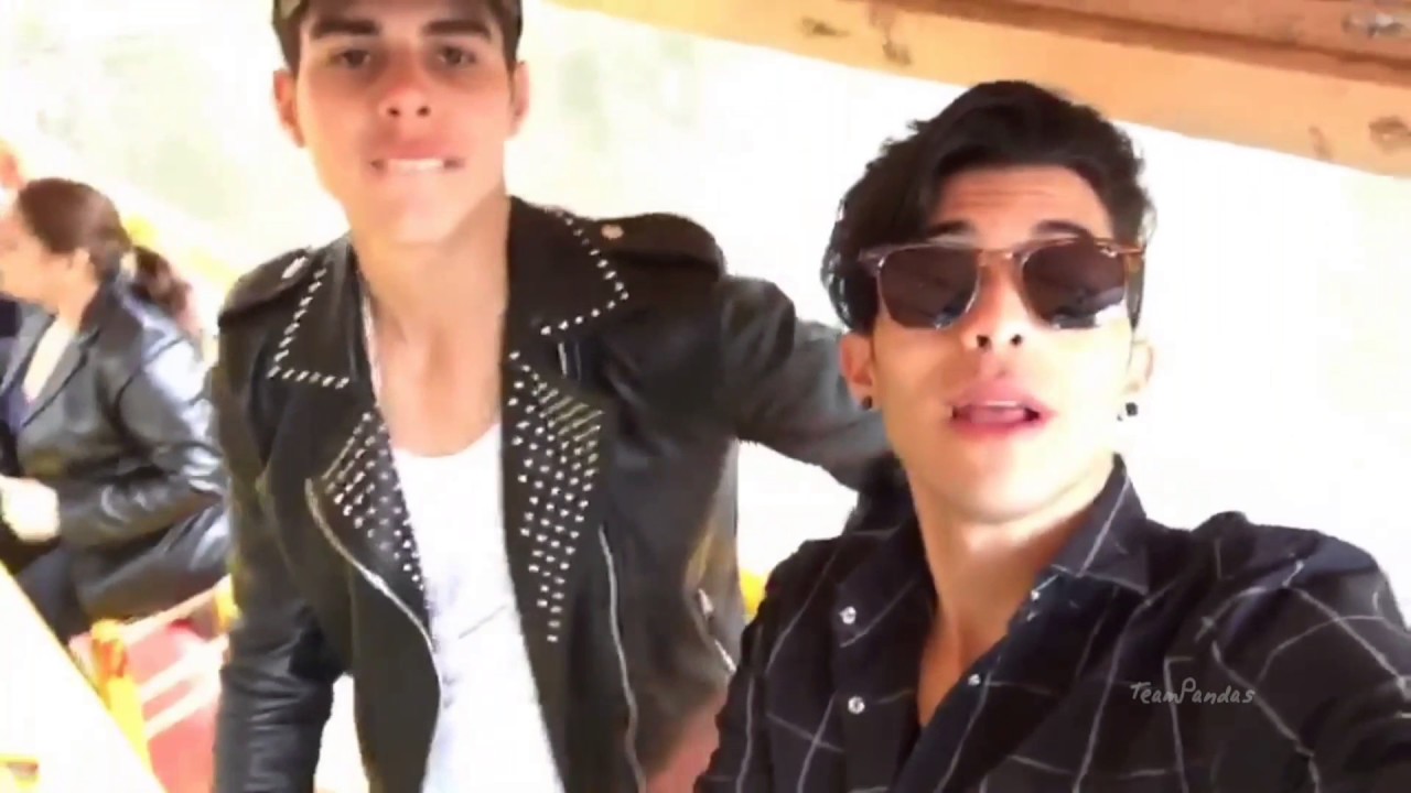 CNCO divirtiendose en Xochimilco, Mexico.