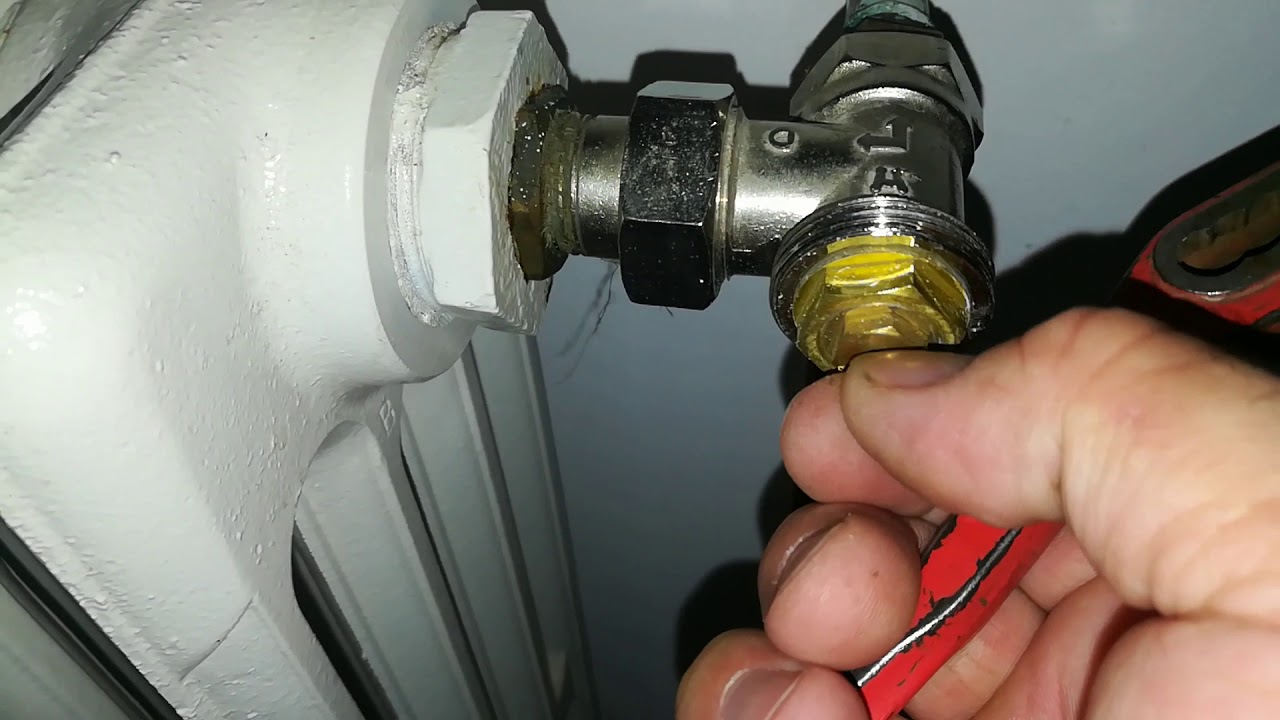 Démonter et débloquer robinet de radiateur thermostatique