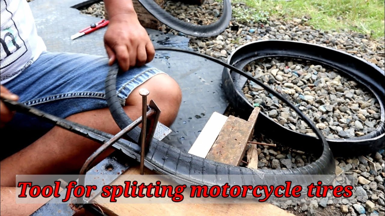 Splitting motorcycle tires with manual tools