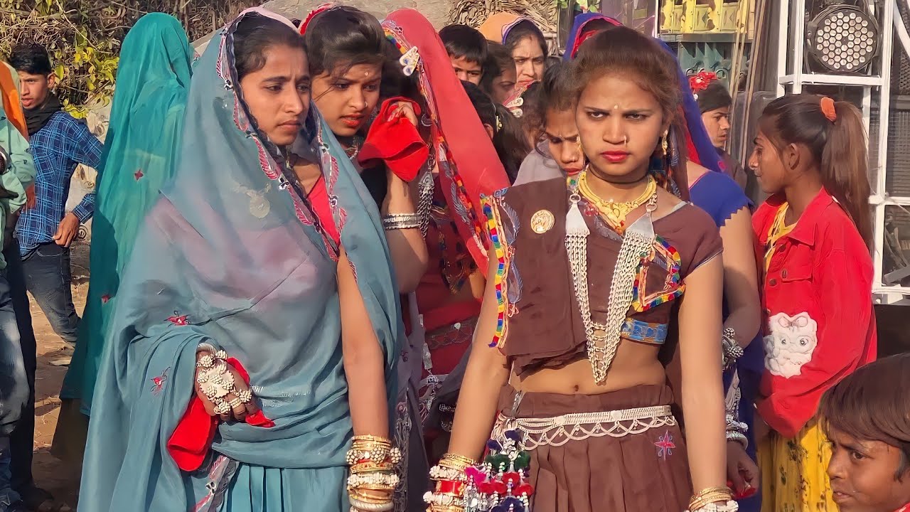 💃जुवानाय उची उची कूदे छयडो वो उड़ावे | Prakash Solanki | Aadivasi song | गर्ल्स आदिवासी डांस वीडियो