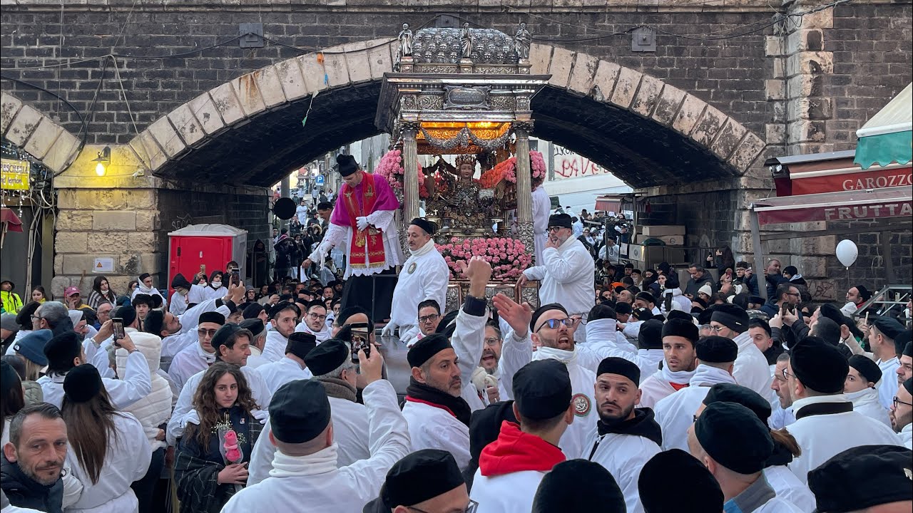 Festa S. Agata ‘24 Catania. Spettacolare Passaggio “all’archi da marina” e rientro del giro esterno.