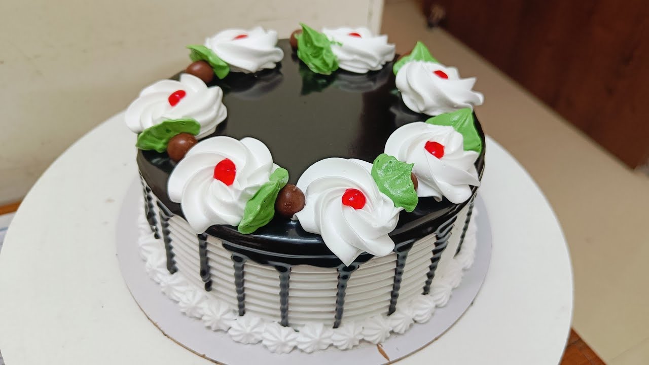Black forest cake..🥮🍰🍡( Today's oder)