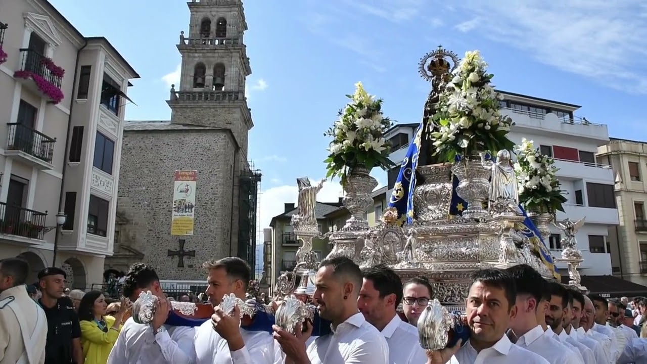 Celebración del Dia del Bierzo y ofrenda a la Virgen de la Encina 2025