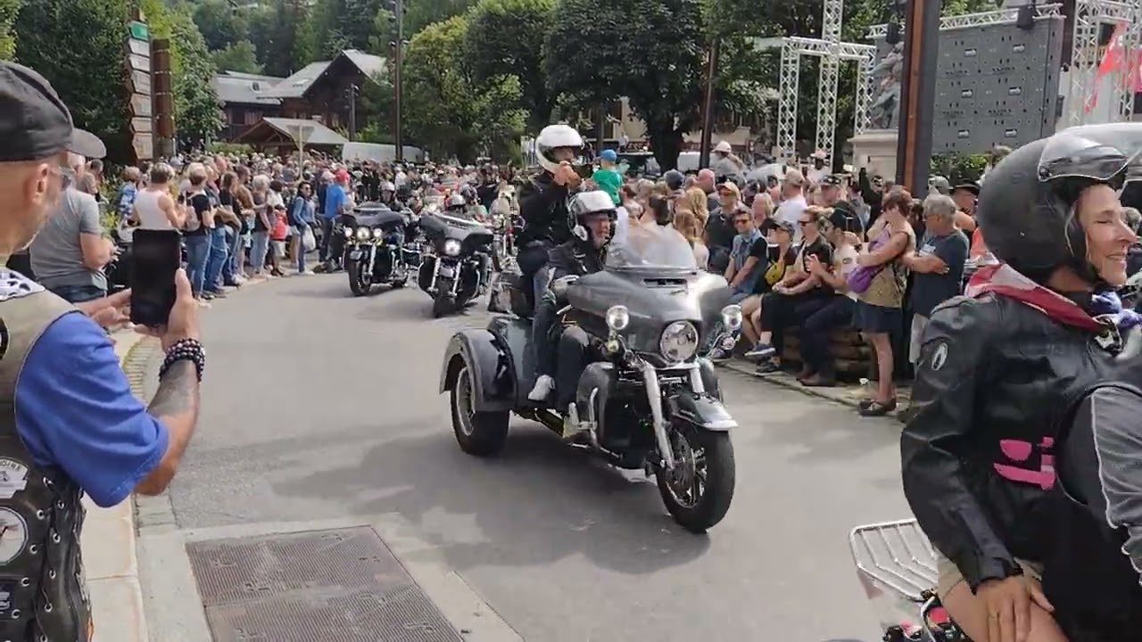 défilé aux Harley days 2024 à Morzine