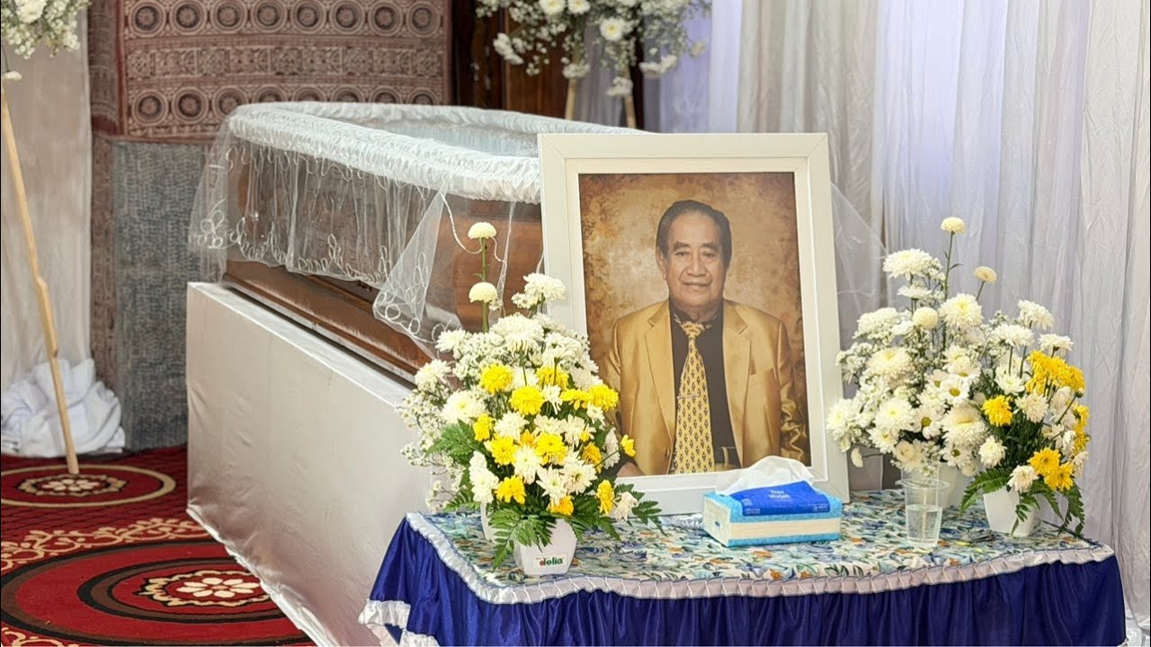 Pemakaman Alm. DRS. Johanes Barisi' ( Nenek Lai') di Tongkonan Sarek Bo'ne Leatung Sangalla, 6 Maret