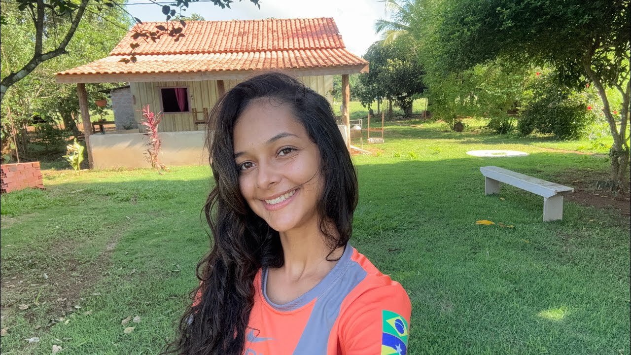 Dia a dia aqui na roça sozinha / fiz bolo /trabalhei um cadinho