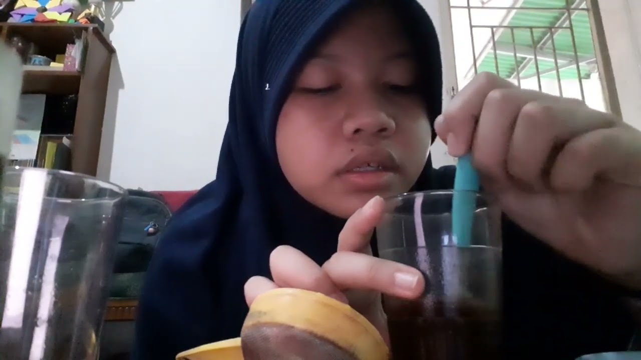Praktek filtrasi dengan bahan kopi oleh Q.N.Husna DQMulia 7B