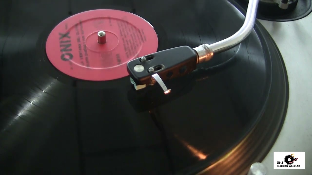 Nelson Dueñas y sus Guitarras - Ausencia (Albazo 1974) #músicaecuatoriana #albazo