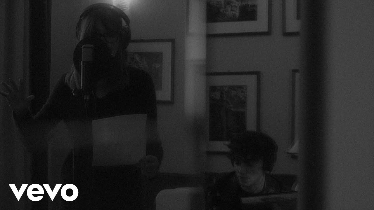 Michele Bravi, Carla Bruni - malumore francese
