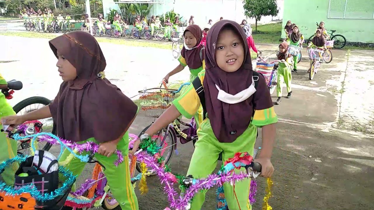 SEPEDA HIAS DALAM RANGKA HUT PGRI KE-76 TAHUN 2021 SDN TUWANG 1 KARANGANYAR DEMAK