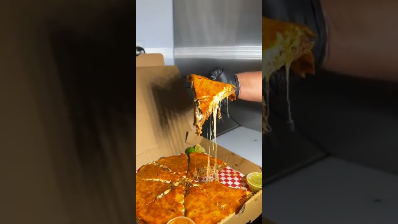 PIZZA 🍕😭 #pizzamukbang #foodporn #streetfood #mukbang #shorts #kfcmukbang #eatingasmr #asmr