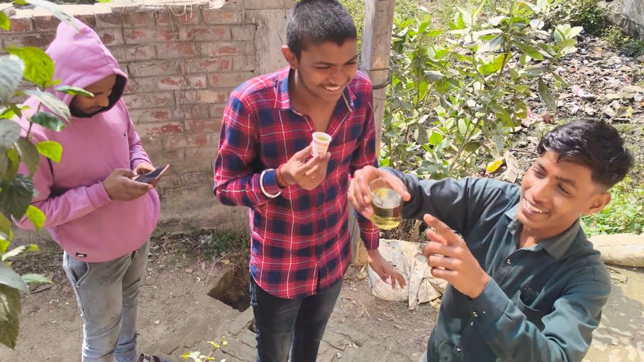 Friend 💑 Ka Sath Tea ☕ Drink 🍷Prank 🤣