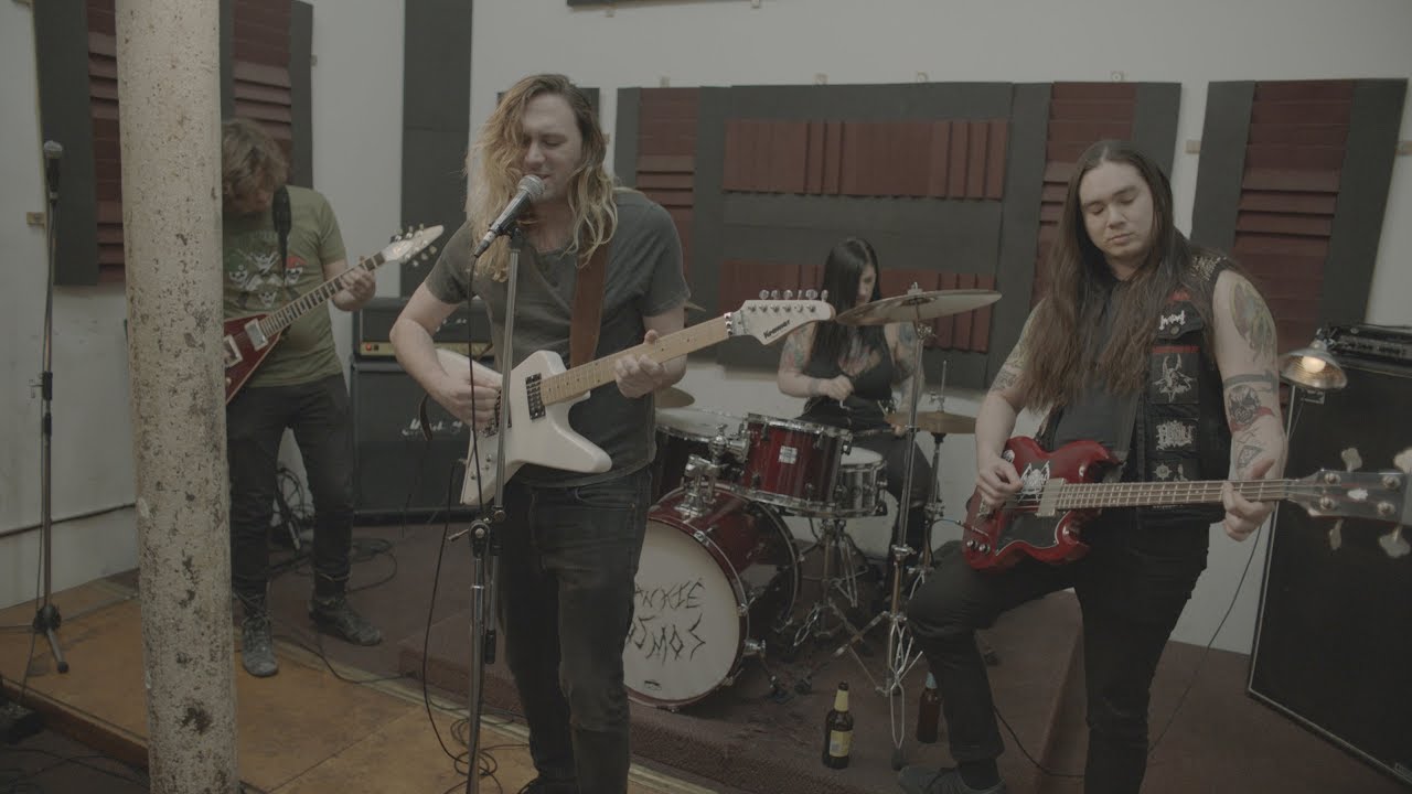 Frankie Cosmos - Apathy [OFFICIAL VIDEO]