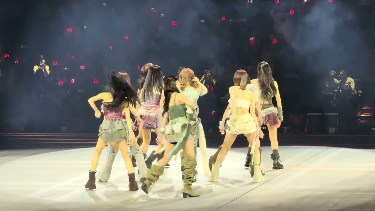 TWICE World Tour 