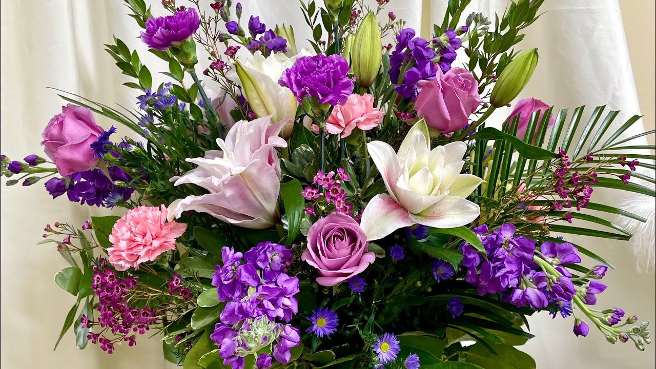 How to make a colorful flower vase arrangement 