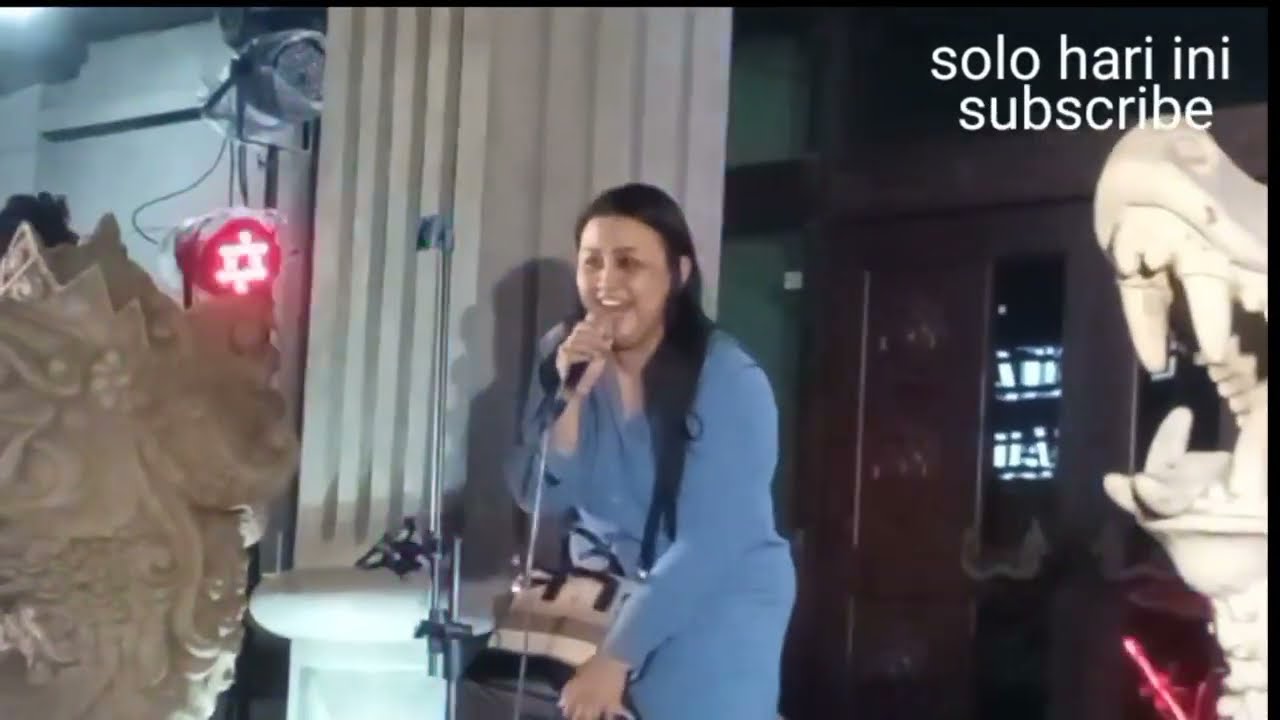 Tia AFI bagaimana kabarnya sekarang,terlihat saat tampil di Pop Rock 80an Monumen Pers