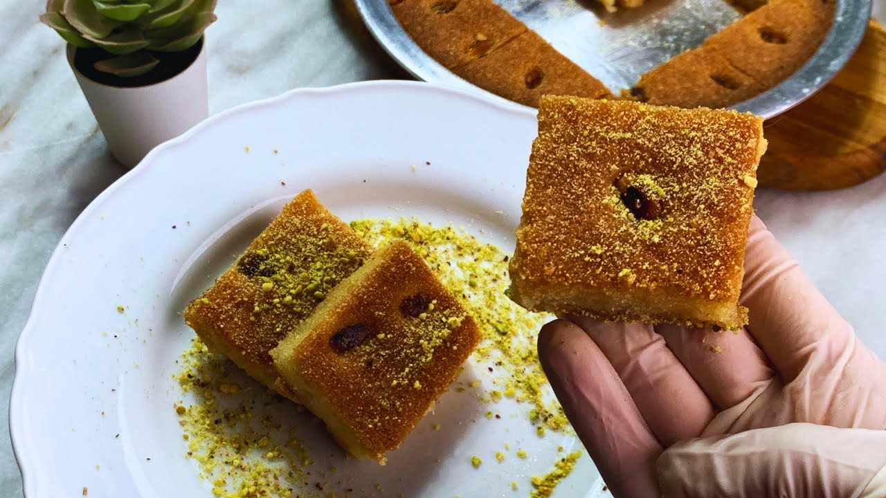 طريقه عمل البسبوسه فى البيت البسبوسه المرمله . بسبوسه الحلوانى الوصفه اللى خلتنى اعشق البسبوسه