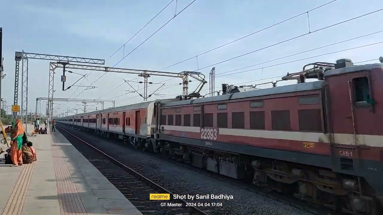 Vatva WAP4 with Karnavati Express At 130.