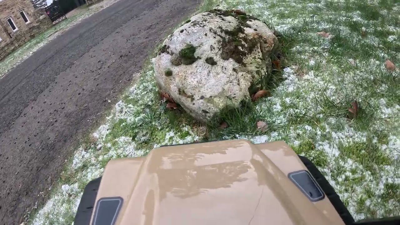 Traxxas TRX4 Land Rover defender 1/10 scale ￼ rock crawling and mud in first person
