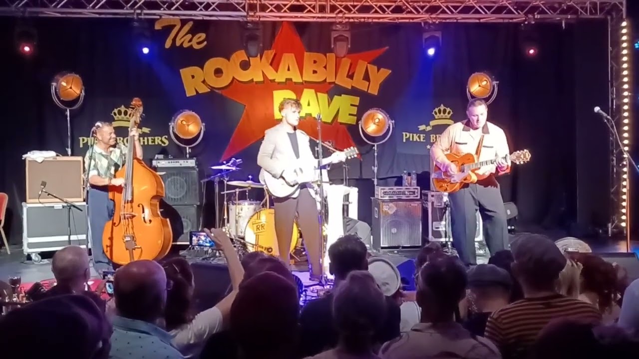 Dylan Kirk as Joe Clay - Sixteen Chicks (Rockabilly Rave 2023)